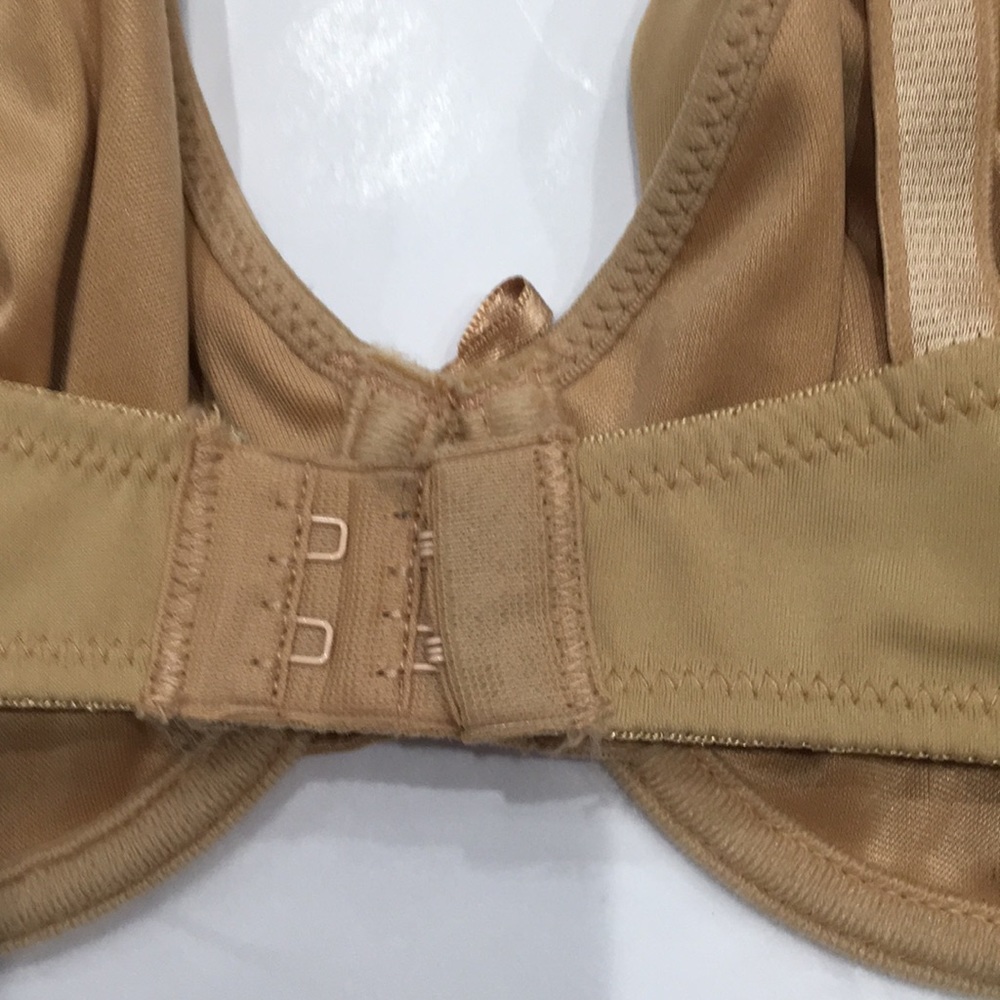 Chantelle 32D underwire bra barely used - Picture 5 of 6